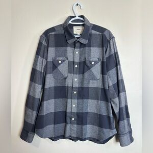 Eighteen waits Size XL Gray and Black Plaid Button-Up Shirt